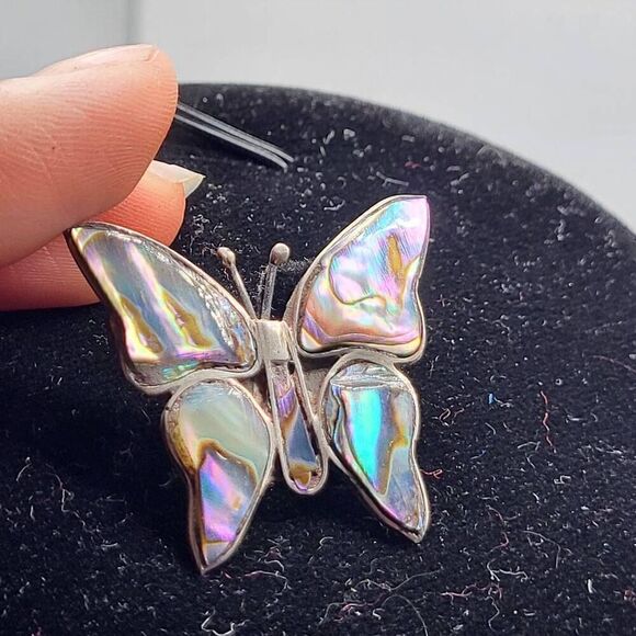 Artisan Made Mother of Pearl and Sterling Silver Signed by Artist - Picture 2 of 4